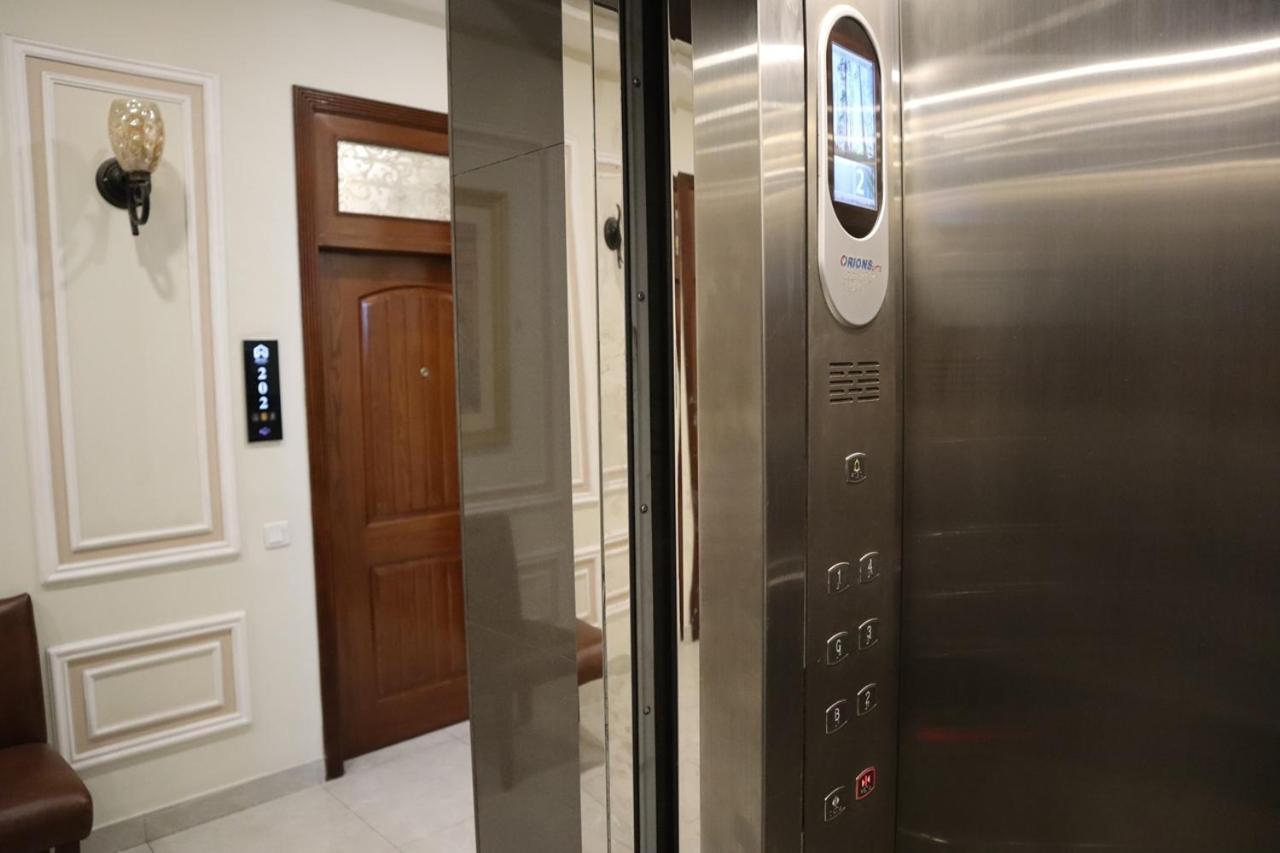 Hayyat Luxury Hotel Suites ラホール エクステリア 写真