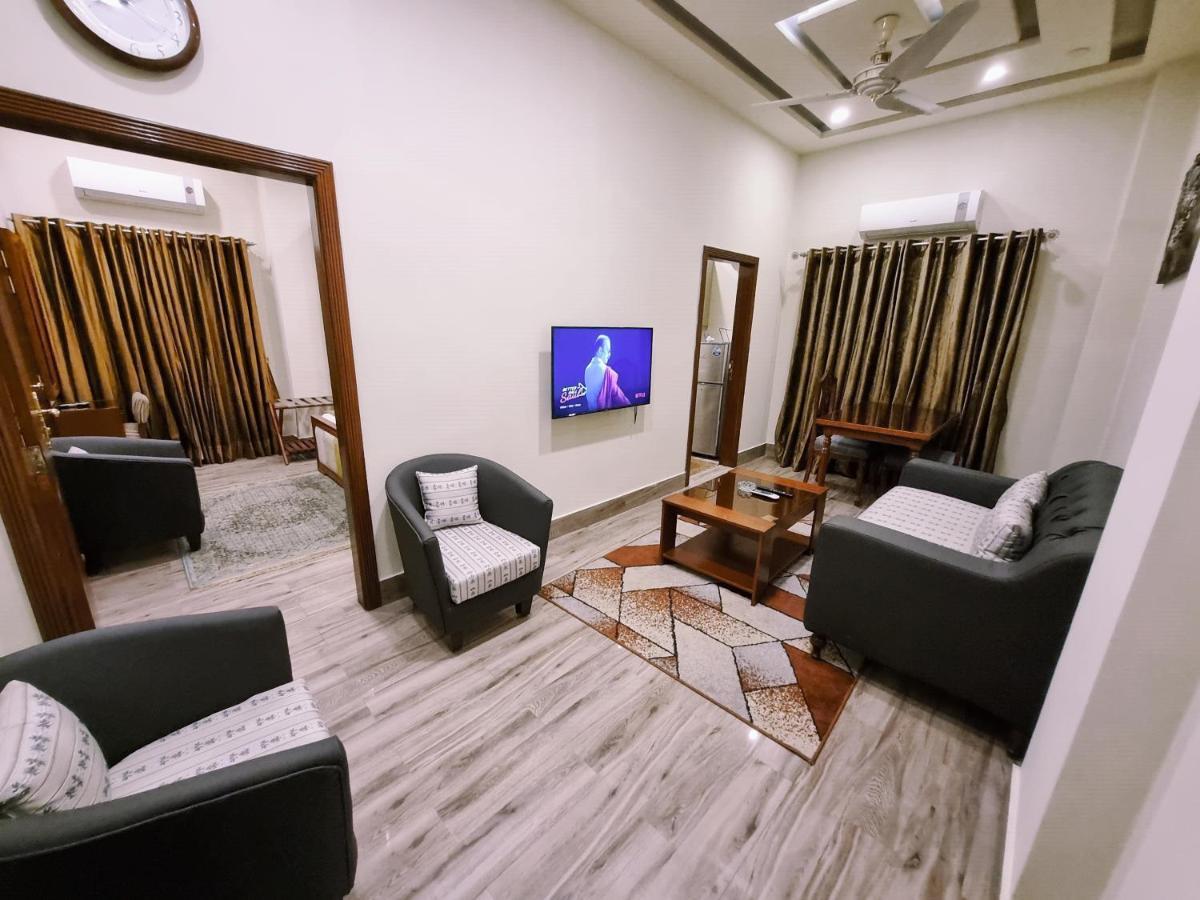 Hayyat Luxury Hotel Suites ラホール エクステリア 写真