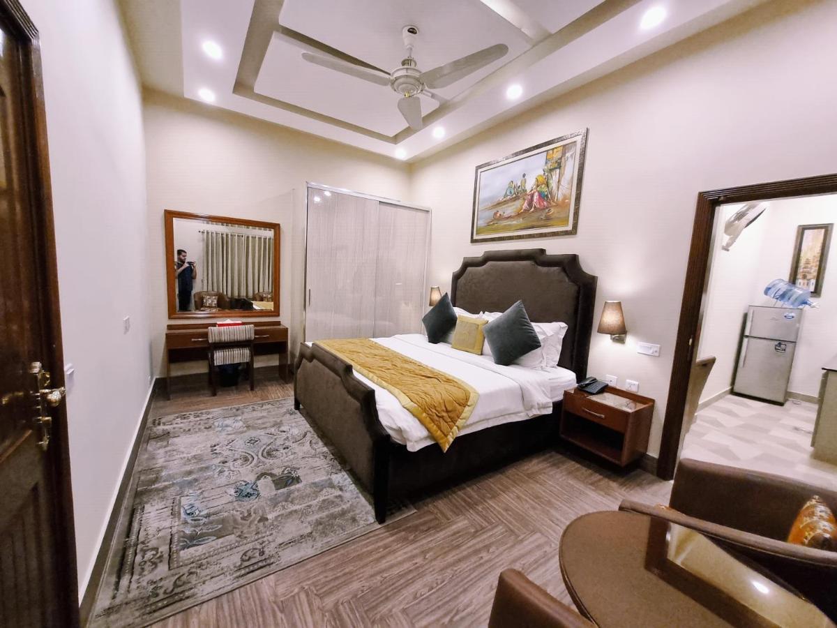 Hayyat Luxury Hotel Suites ラホール エクステリア 写真