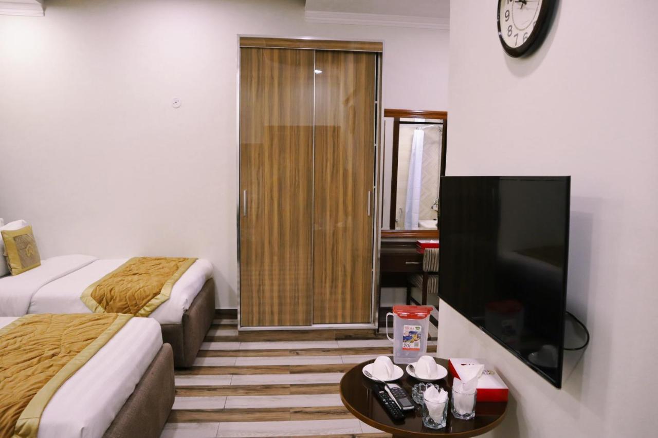 Hayyat Luxury Hotel Suites ラホール エクステリア 写真