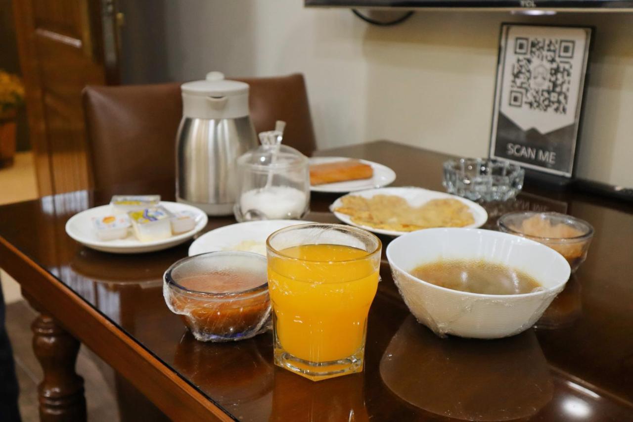 Hayyat Luxury Hotel Suites ラホール エクステリア 写真