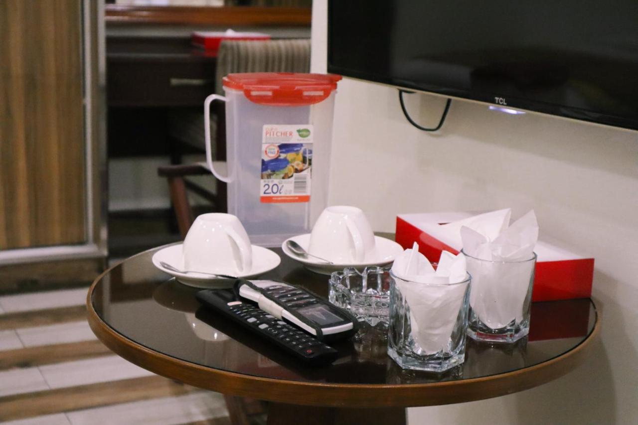 Hayyat Luxury Hotel Suites ラホール エクステリア 写真